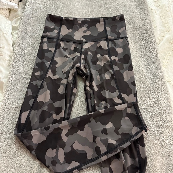 Athleta Pants - Athleta Camo Leggings